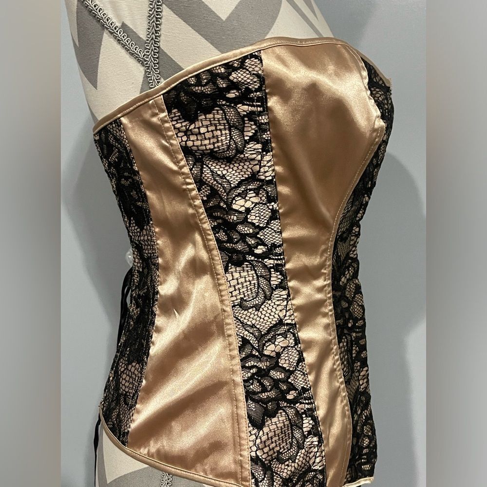 Corset Set - Picture 6 of 14